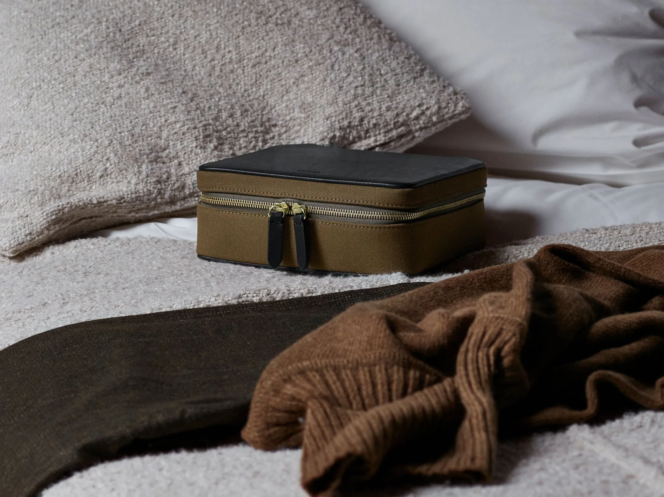 M/S Capsule - Army/Dark Brown