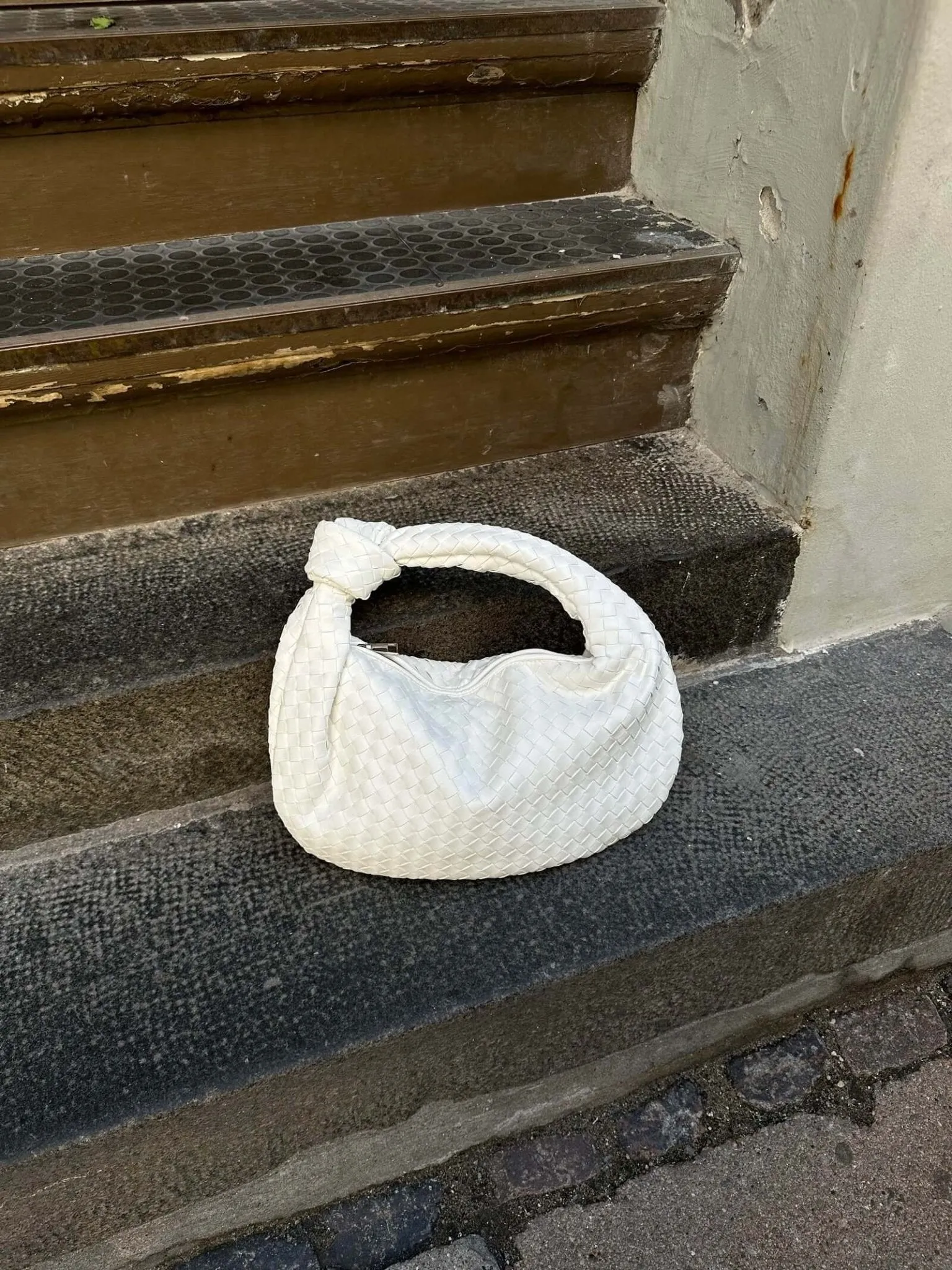 Piper | Compact Woven Handbag with Knot Handle | Medium size