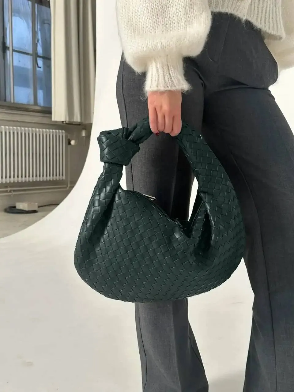 Piper | Compact Woven Handbag with Knot Handle | Medium size